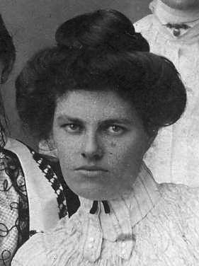 Photo of photos/Christina McLennan 1880-1948 Manitoba portrait